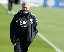 体育平台-莱斯特城球员集体失误,输球遭遇连败怎么办