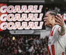 半岛体育网-巴萨队伍里的人物